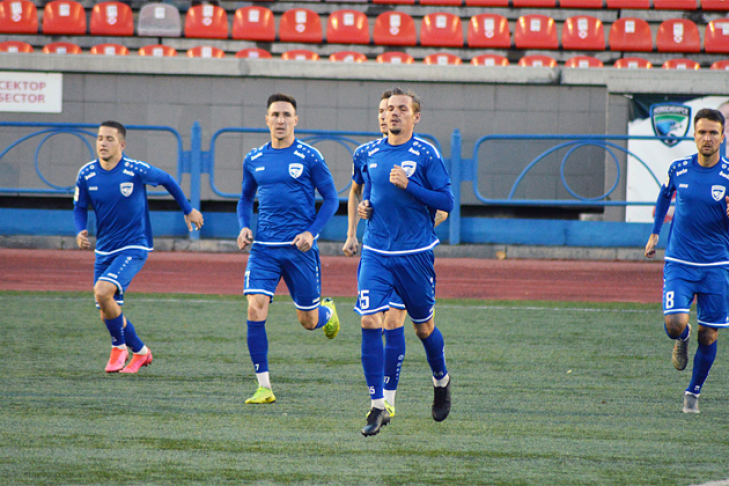 Футбольный «Новосибирск» отправился на сборы в Крымск: состав и расписание товарищеских матчей