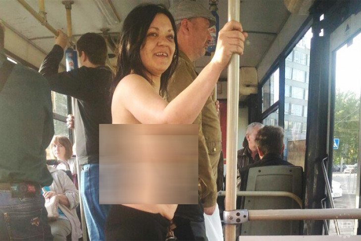 Девушка кончает в автобусе - порно видео на lavandasport.ru