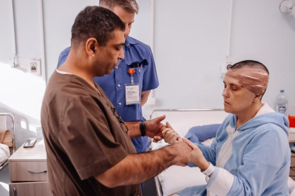 Нейрохирург из Индии удалил феноменальную опухоль жительнице Краснообска