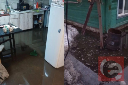 Грунтовыми водами затопило частные дома Плехановского жилмассива в Новосибирске