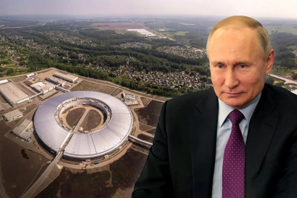 Владимир Путин оставил автограф на памятной доске СКИФ