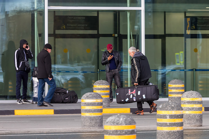 О новых правилах прохождения контроля напомнили в аэропорту Толмачево