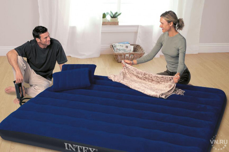 Крепкий и комфортный сон на даче обеспечит «Галамарт»: скидка -25% на надувные кровати Intex и BestWay