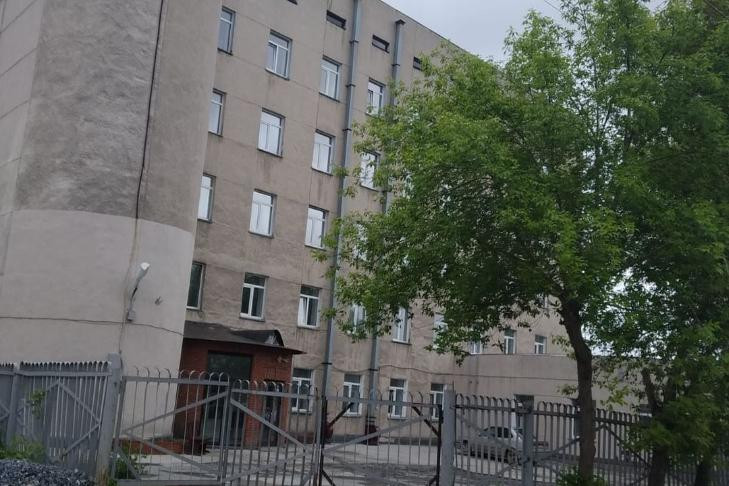 Пятиэтажный хостел с мигрантами возмутил жителей Новосибирска