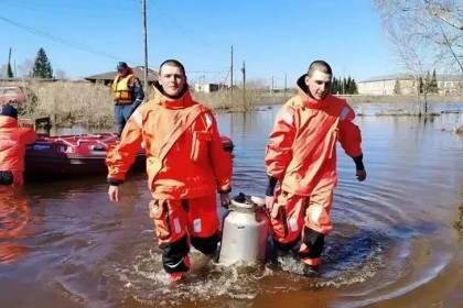 Десять человек эвакуировали из подтопленных домов в Колыванском районе