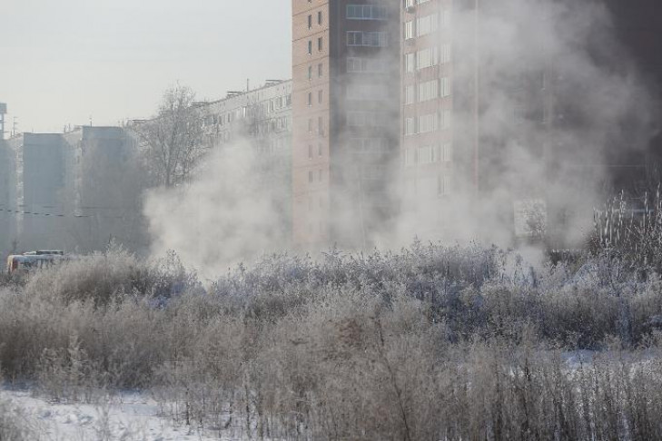 «Не рекомендуем выходить на улицу»: ядовитый воздух накрыл Новосибирск