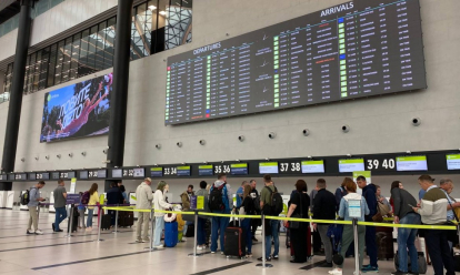 В Толмачёво отменили 3 рейса, прилёт ещё 5 задерживается