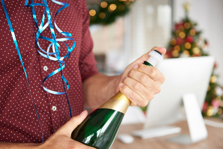 Запрет «детского шампанского» обсуждают в Госдуме и Новосибирской области