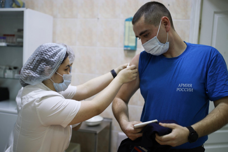 О вакцинации рассказал военный прокурор Новосибирского гарнизона