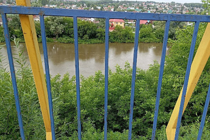 На маты на заборе мэрия Новосибирска ответит после 10 июля