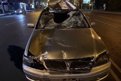 Самокатчик погиб после столкновения автомобилем в Новосибирске