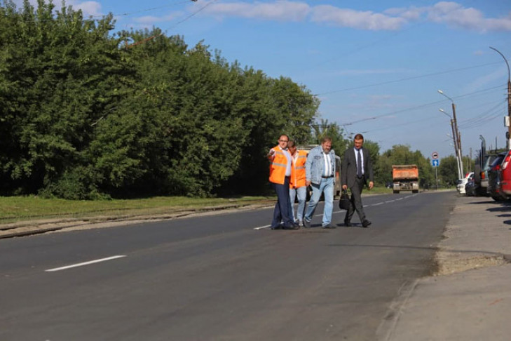Многочисленные нарушения выявил Дорожный контроль при проверке ремонта в Октябрьском районе