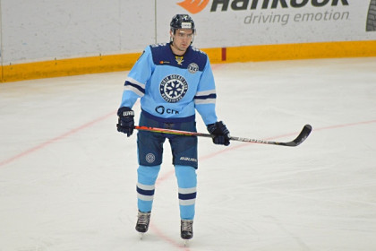 Хоккеист «Сибири» признан лучшим защитником на турнире в Казахстане