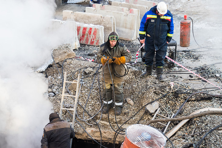 Еще в 30 домах запустили тепло после коммунальной аварии в Новосибирске