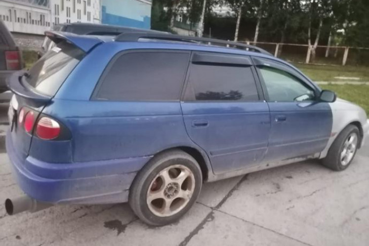 Новосибирец проломил голову вандалу за сломанное зеркало автомобиля
