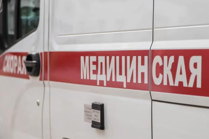 Женщина избила девочку-подростка в очереди к врачу в Новосибирске