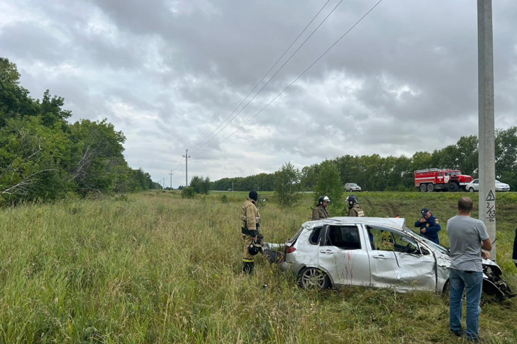 Наезд на опору ЛЭП стал причиной смертельного ДТП под Новосибирском