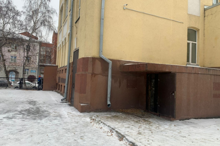 Падение в яму с кипятком проверит прокуратура в Новосибирске 