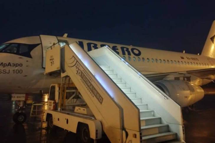 Самолет «Новосибирск - Талакан» не смог улететь на Север из-за проблем с техникой