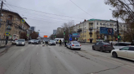 Самокатчик сбил женщину на пешеходном переходе в Новосибирске