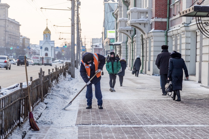 Мэрия Новосибирска выплатит 500 тысяч сломавшей ногу на площади Ленина