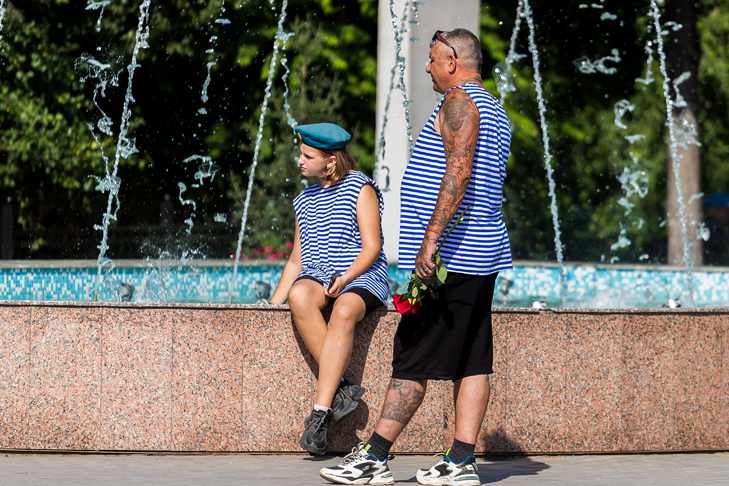 Десантников напугали микробами в фонтанах Новосибирска на День ВДВ-2024