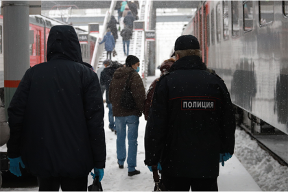 Незаконного мигранта задержали с взяткой под Новосибирском