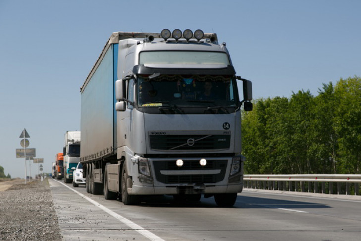 Транспортным коридором ограничат движение большегрузов