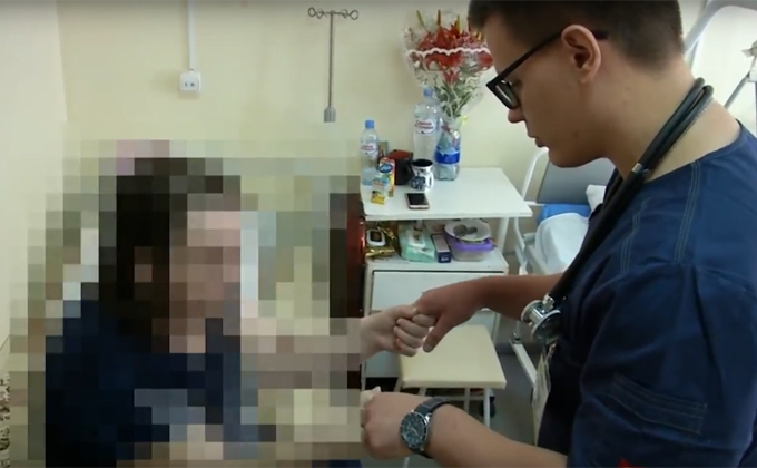 Девушка ослепла и перестала ходить после операции в Барабинской ЦРБ