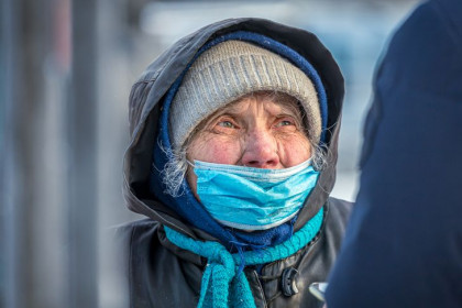 Скидочные карты на еду и лекарства для малоимущих предлагают ввести в России в 2023 году