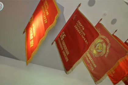 Копии знамен Сибирских дивизий показали в преддверии 9 Мая в Новосибирске
