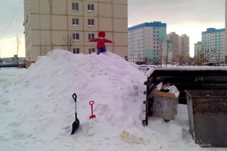 Не может запретить ломать детские горки мэр Новосибирска