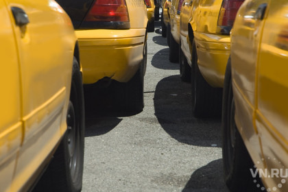 Хамство и безответственность таксистов возмущают новосибирцев