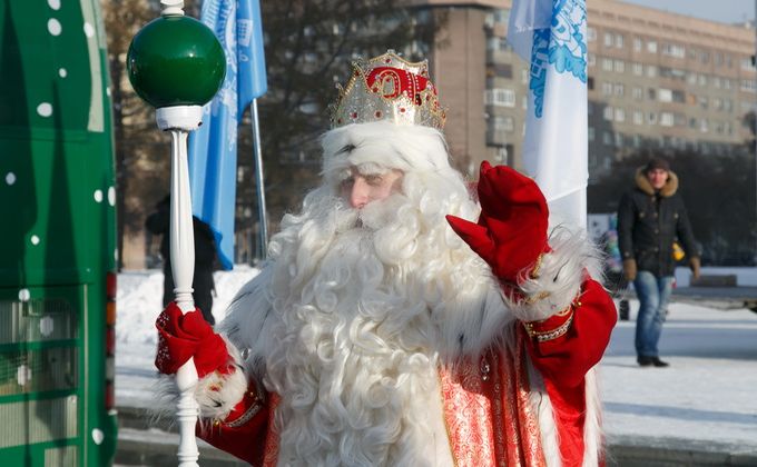 Деда Мороза и Снегурочку сломали в Барабинске
