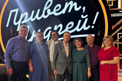 Песню «Деревенька» спели в студии Андрея Малахова жители Кыштовского района