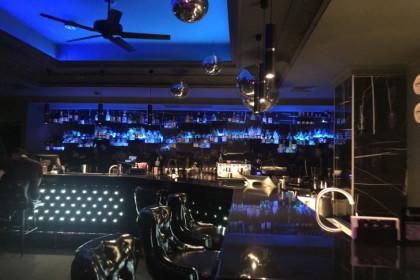 Бутылку об голову посетителя бара разбили в Новосибирске