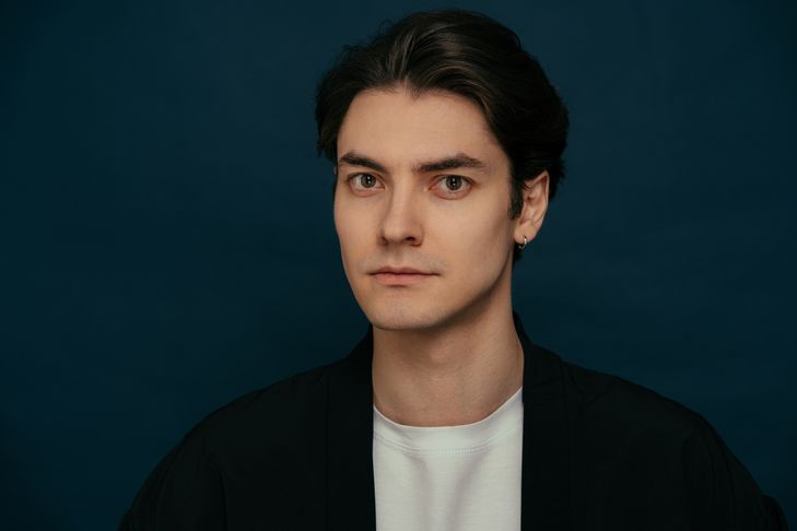 Актер из Новосибирска рассказал о съемках в комедийном сериале «Первокурсницы»