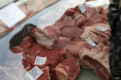 Тонны опасного мяса, рыбы и молока обезвредили в Новосибирске