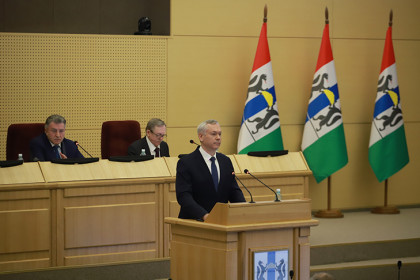 Депутаты Заксобрания единогласно утвердили отчёт Андрея Травникова за 2025 год