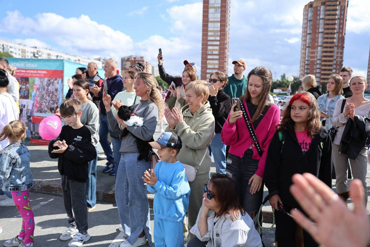 Партия «Новые люди» за добрые традиции: фестиваль помощи животным собрал 700 участников в Новосибирске