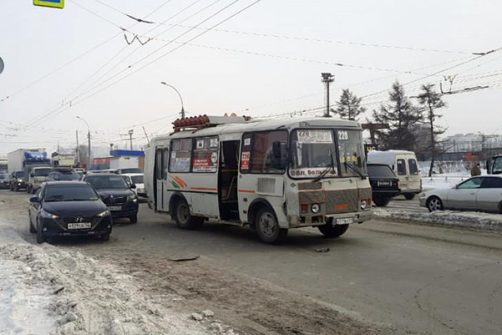 Автобус «ПАЗ» сбил двух женщин на «зебре» в Новосибирске 