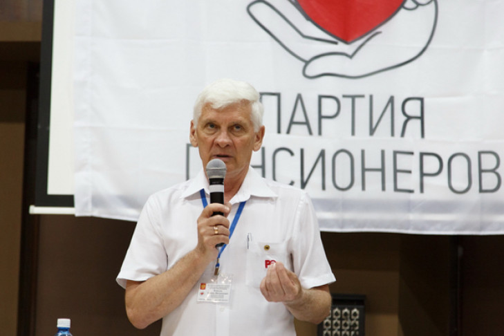 Проблему пенсионного возраста обсудил народный сход в Новосибирске
