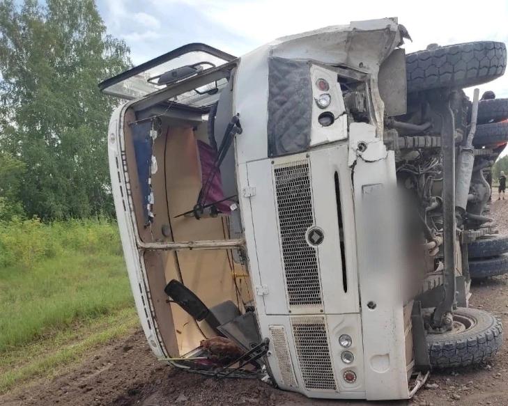 Прокуратура начала проверку из-за опрокидывания автобуса в Краснозерке