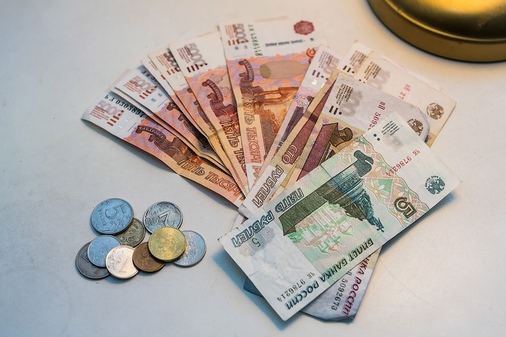 Телефонный мошенник вернул более 400 тысяч рублей пенсионерки из Новосибирска