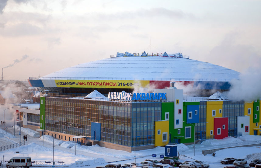 Остались ждать на тридцати градусном морозе десятки посетителей Новосибирского аквапарка 