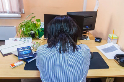 Аванс будет меньше: новосибирцам объяснили правила оплаты труда в мае