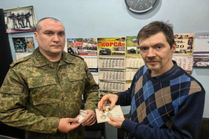 Награду Моторолы вручили депутату Антонову из Новосибирска в батальоне «Спарта»