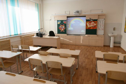 Директор отремонтировал школу №65 в Новосибирске за счет родителей 