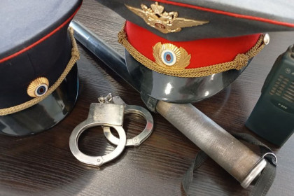 В Новосибирске оборотни в погонах украли деньги потерпевших с места преступления