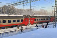 Пригородная электричка под Новосибирском опоздала на два с половиной часа